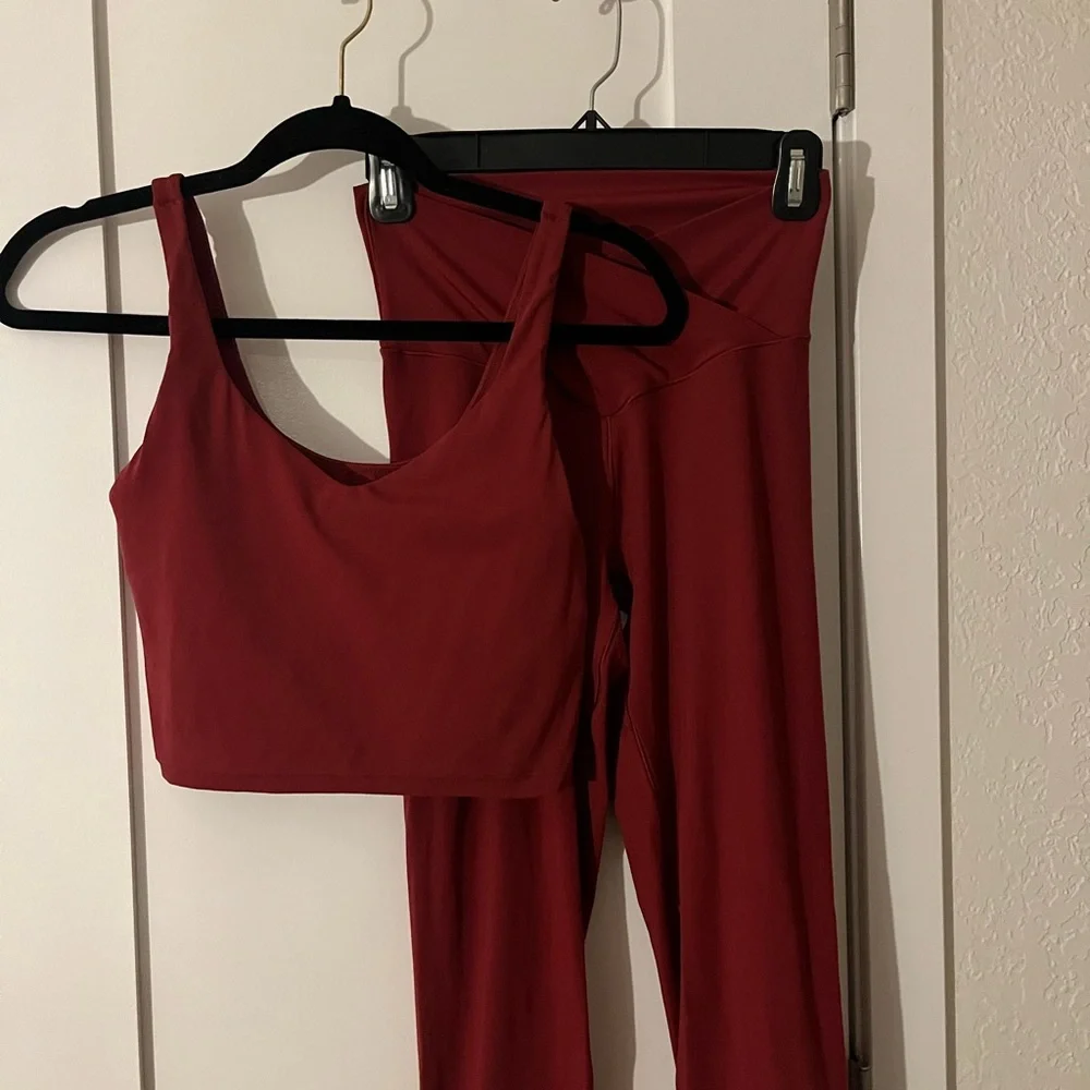 Aerie Cherry Tart Sports Bra and Crossover Leggings Set - Picture 4 of 6
